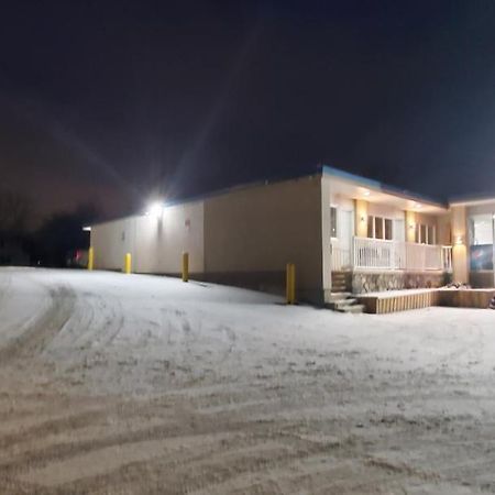 Belmont Inn Sudbury Bagian luar foto