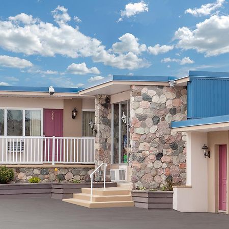 Belmont Inn Sudbury Bagian luar foto