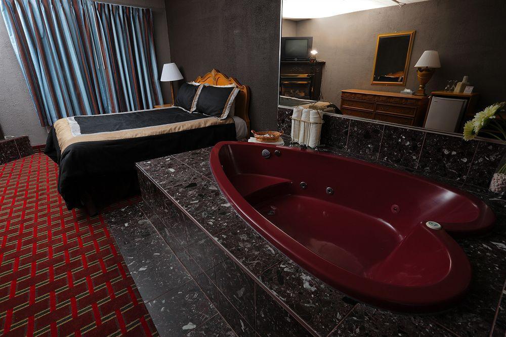 Belmont Inn Sudbury Bagian luar foto