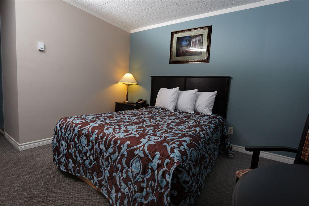 Belmont Inn Sudbury Bagian luar foto