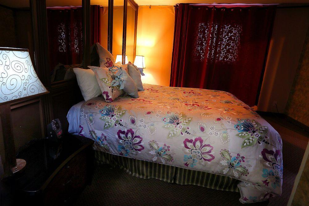 Belmont Inn Sudbury Bagian luar foto