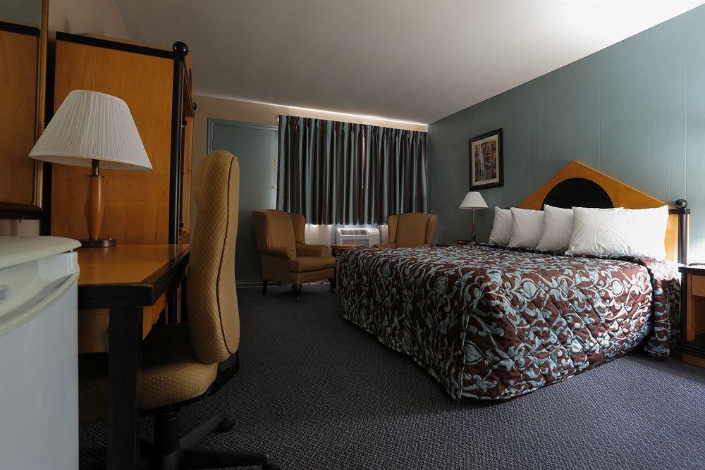 Belmont Inn Sudbury Bagian luar foto