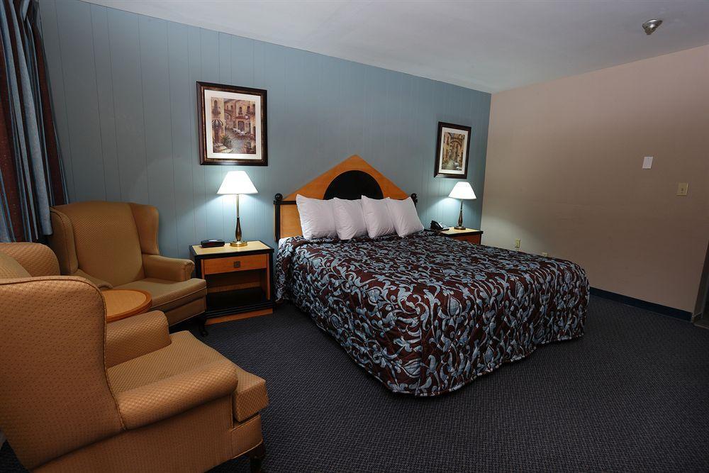 Belmont Inn Sudbury Bagian luar foto