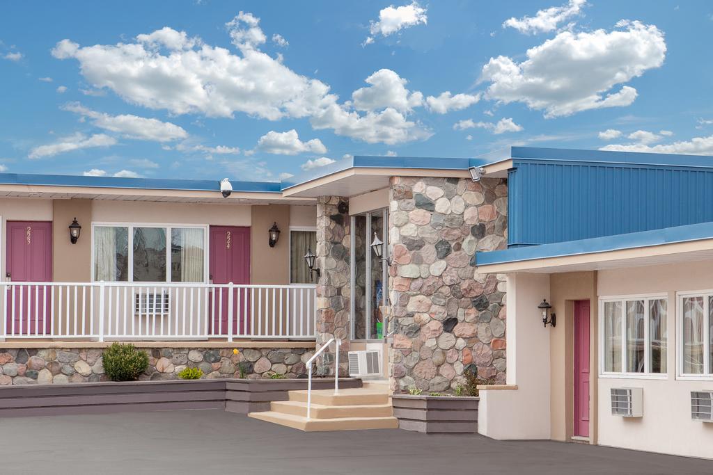 Belmont Inn Sudbury Bagian luar foto