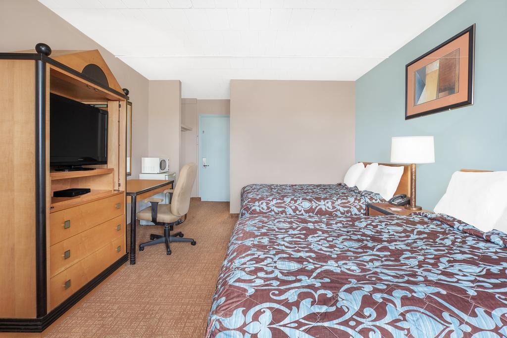 Belmont Inn Sudbury Bagian luar foto