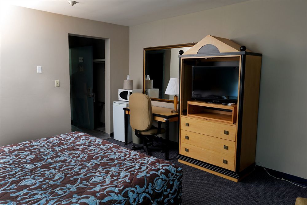 Belmont Inn Sudbury Bagian luar foto