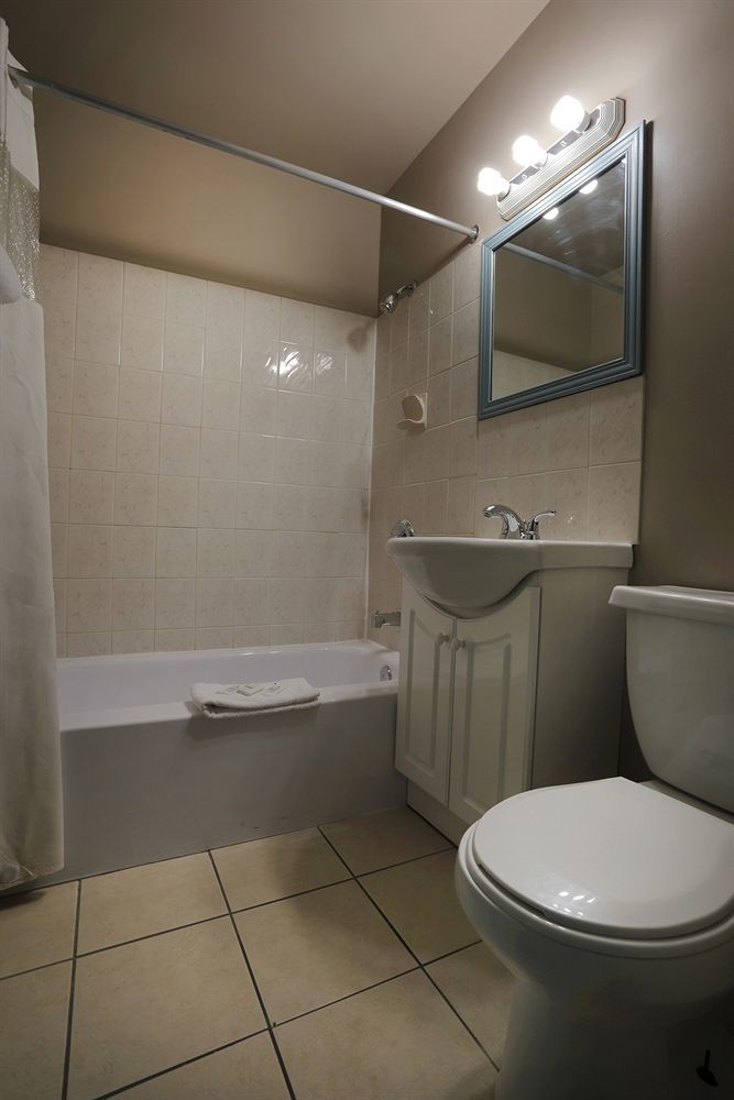 Belmont Inn Sudbury Bagian luar foto