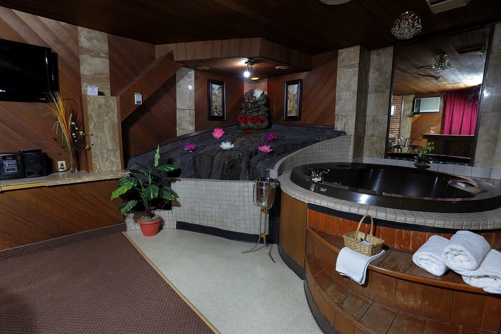 Belmont Inn Sudbury Bagian luar foto