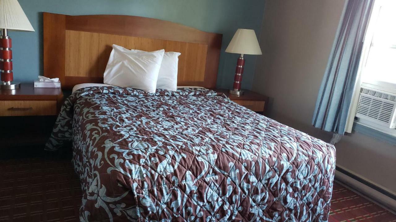 Belmont Inn Sudbury Bagian luar foto